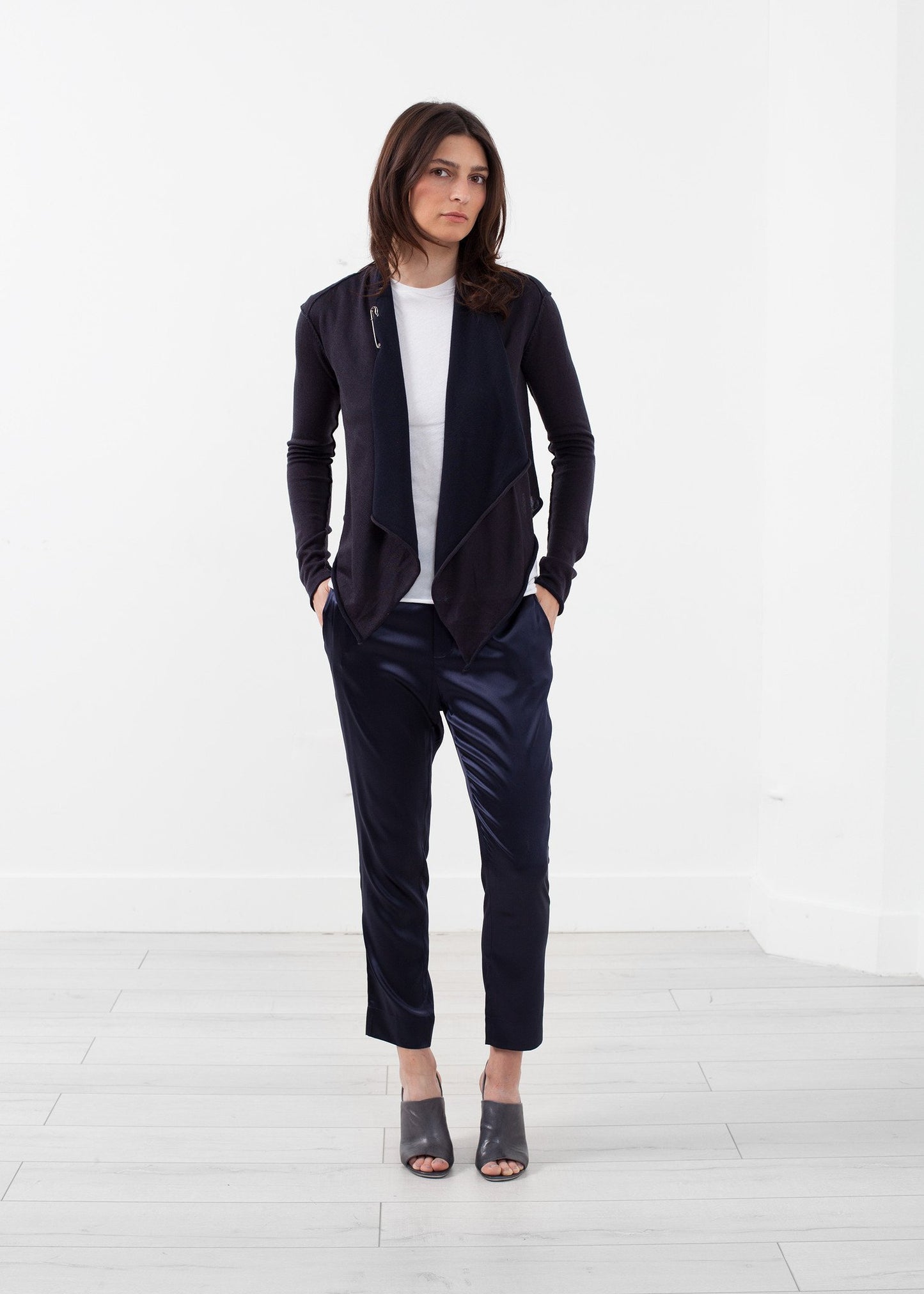 Strickjacke mit drapiertem Hals